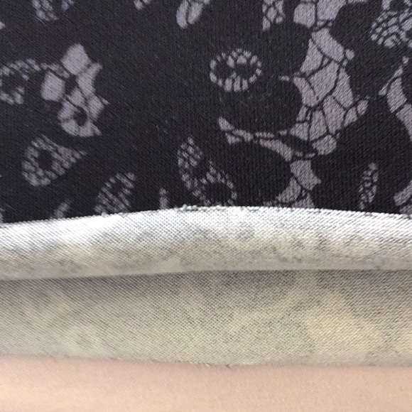 Vince Camuto stretchy Pencil Skirt - Picture 4 of 5